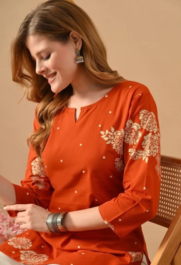 WhatsApp Image 2026-05-26 at 3.54.53 PM (7) Women's Green Printed Cotton Short Kurti