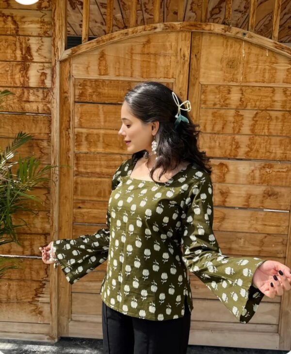 WhatsApp Image 2026-05-26 at 3.56.26 PM (12) Women's Henna Printed Cotton Short Kurti